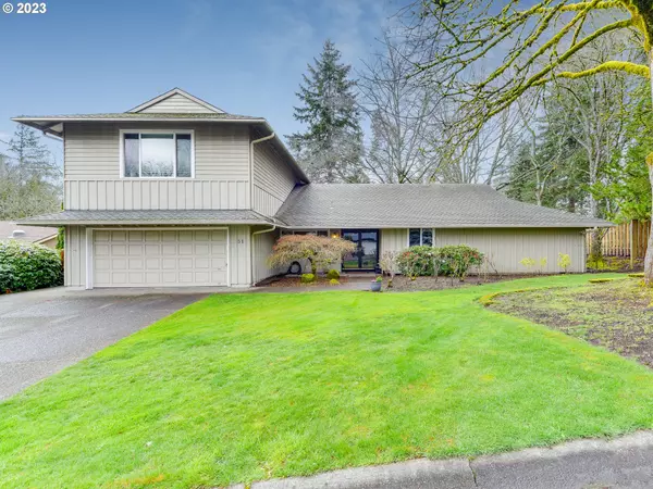 Lake Oswego, OR 97035,51 TOUCHSTONE