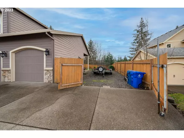 Estacada, OR 97023,984 NE WHEELER CIR