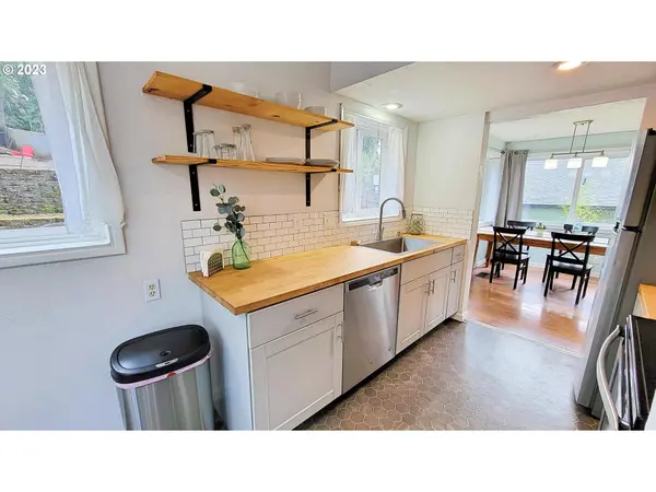 268 S 68TH PL, Springfield, OR 97478