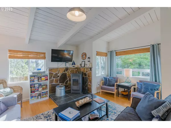 Manzanita, OR 97130,9475 PUFFIN LN