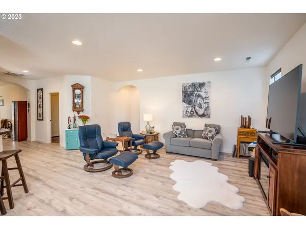 5237 ELK RIDGE DR, Eugene, OR 97402