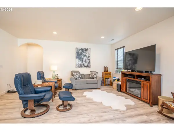 5237 ELK RIDGE DR, Eugene, OR 97402