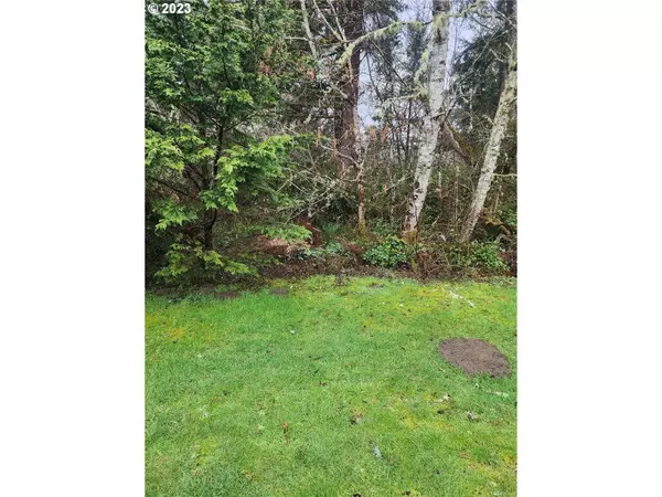 285 S LN, Ocean Park, WA 98640