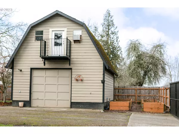 Woodburn, OR 97071,705 S SETTLEMIER AVE