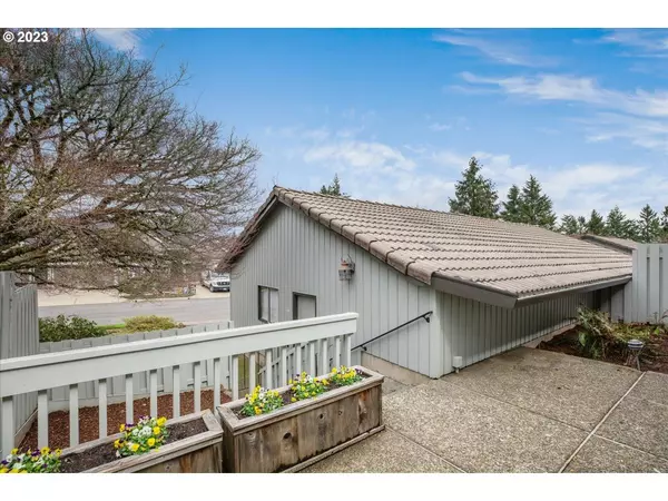 West Linn, OR 97068,6273 CLUB HOUSE CIR