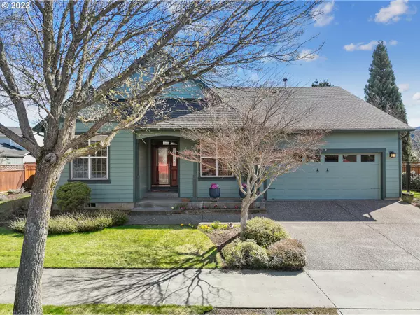 Hood River, OR 97031,1743 4TH ST