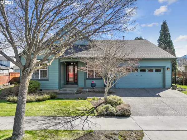 Hood River, OR 97031,1743 4TH ST