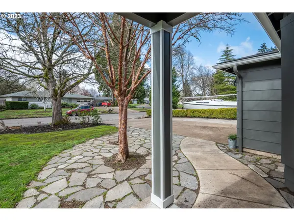 Eugene, OR 97401,2061 NIRVANA ST