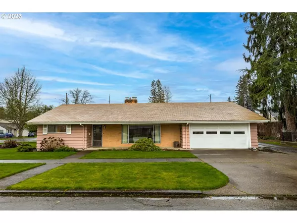 812 E 3RD ST, Newberg, OR 97132