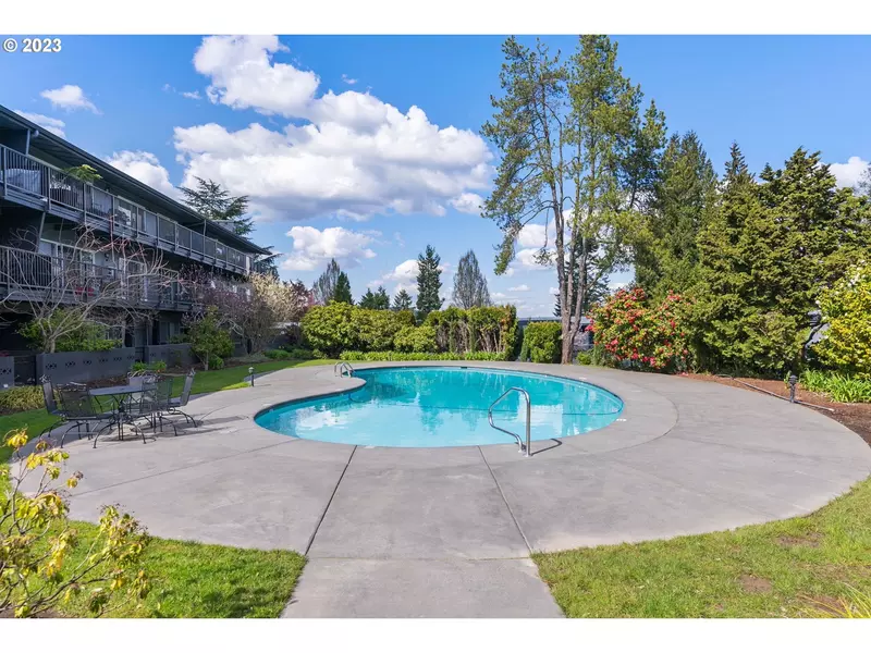 200 BURNHAM RD #311, Lake Oswego, OR 97034