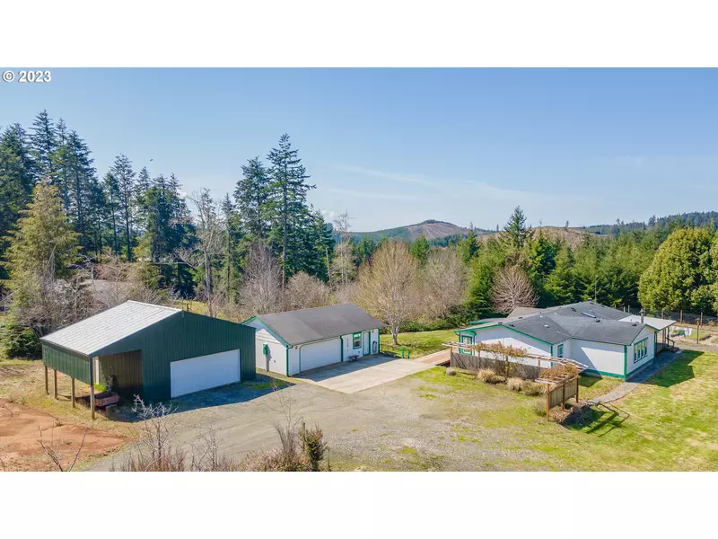 94136 ROLLING HILLS DR, North Bend, OR 97459