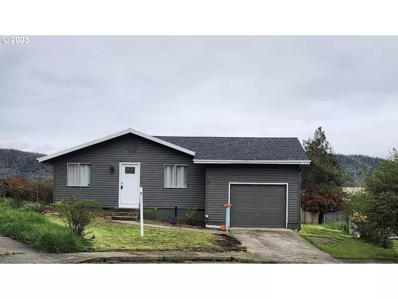 715 PENNY LN, Riddle, OR 97469