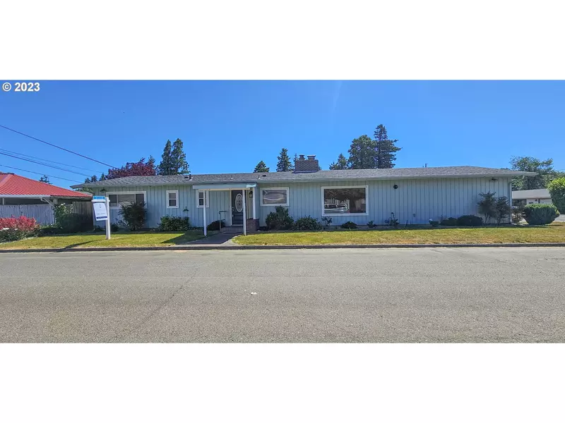 864 N KNOTT ST, Coquille, OR 97423