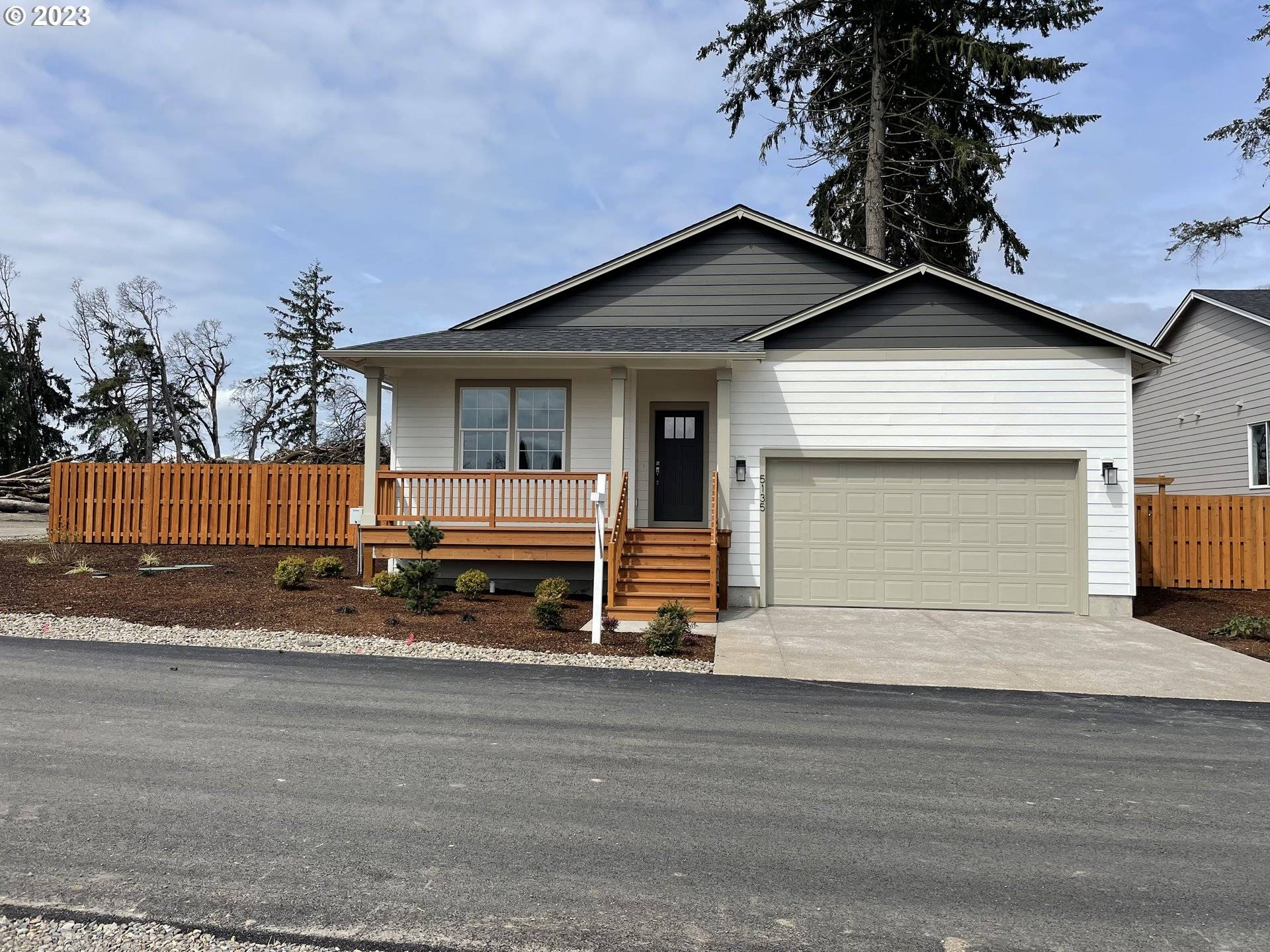 5135 PARKWAY DR NE, Salem, OR 97305
