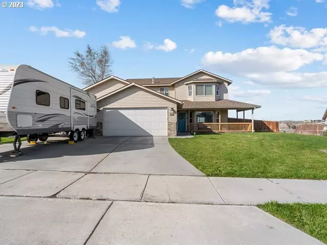 Hermiston, OR 97838,422 NE SKYVIEW CT