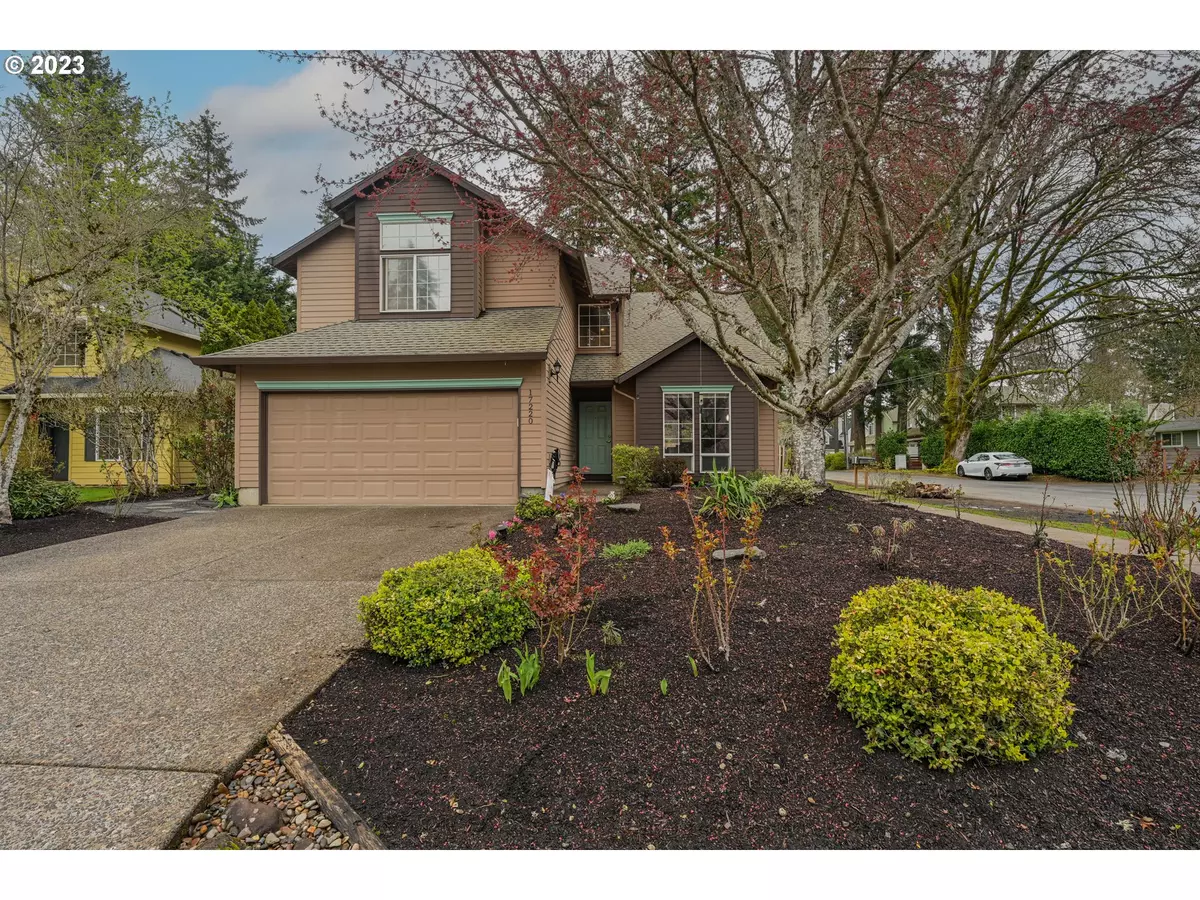 Lake Oswego, OR 97035,17220 REBECCA LN