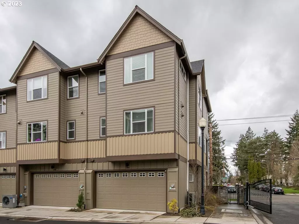 Gresham, OR 97030,494 NE CLEVELAND AVE #5