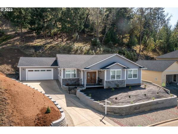 1789 NE REAGAN DR,  Roseburg,  OR 97470