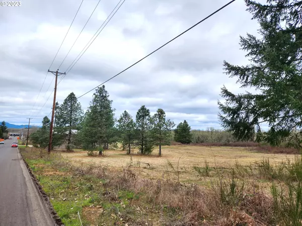 Jeans RD #1600, Veneta, OR 97487