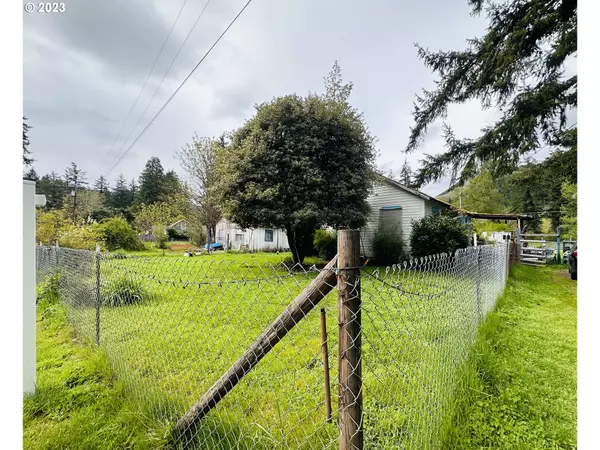 Dorena, OR 97434,37681 ROW RIVER RD