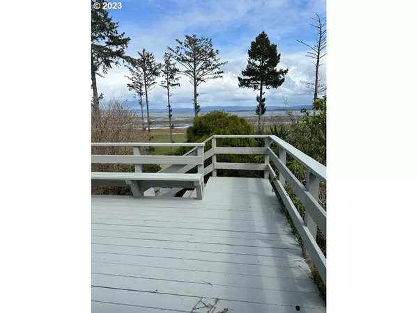 Ocean Park, WA 98640,29312 JOY LN