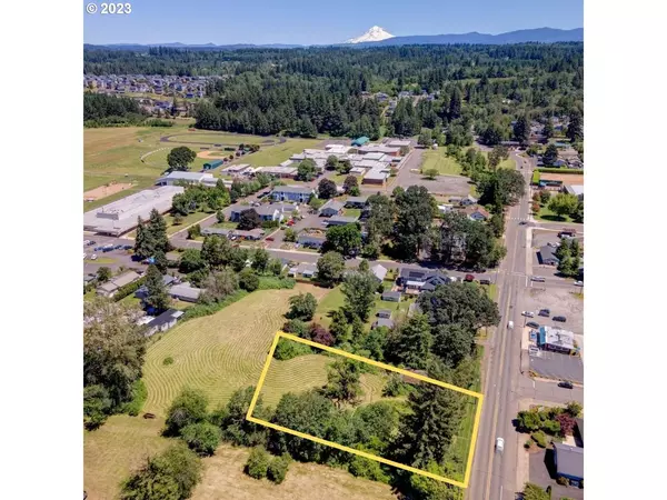 201 NW 6TH AVE, Estacada, OR 97023