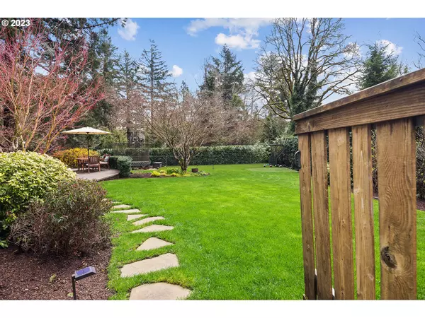 Lake Oswego, OR 97035,2950 UPPER DR