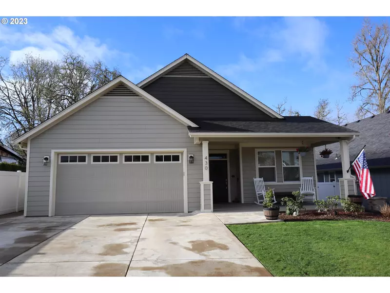 430 SW APPLEGATE TRAIL DR, Dallas, OR 97338