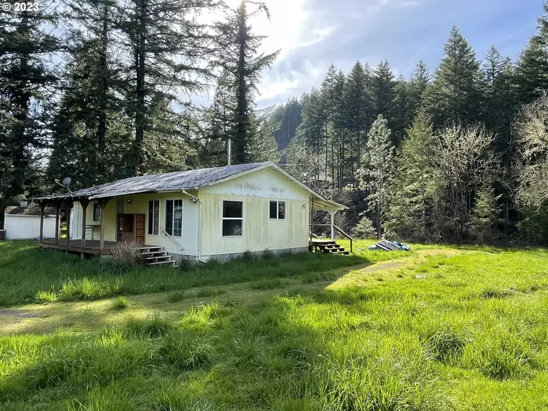 242 HINKLE CREEK RD, Sutherlin, OR 97479