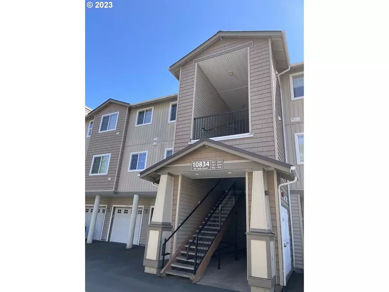 10834 NE HOLLY ST #302, Hillsboro, OR 97006