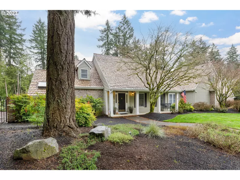 16121 PARELIUS CIR, Lake Oswego, OR 97034