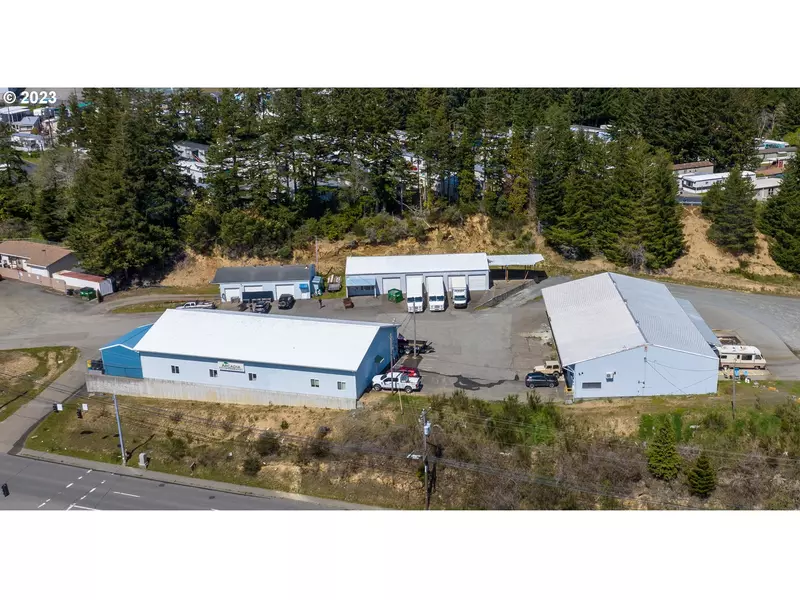 3164 OCEAN BLVD, Coos Bay, OR 97420