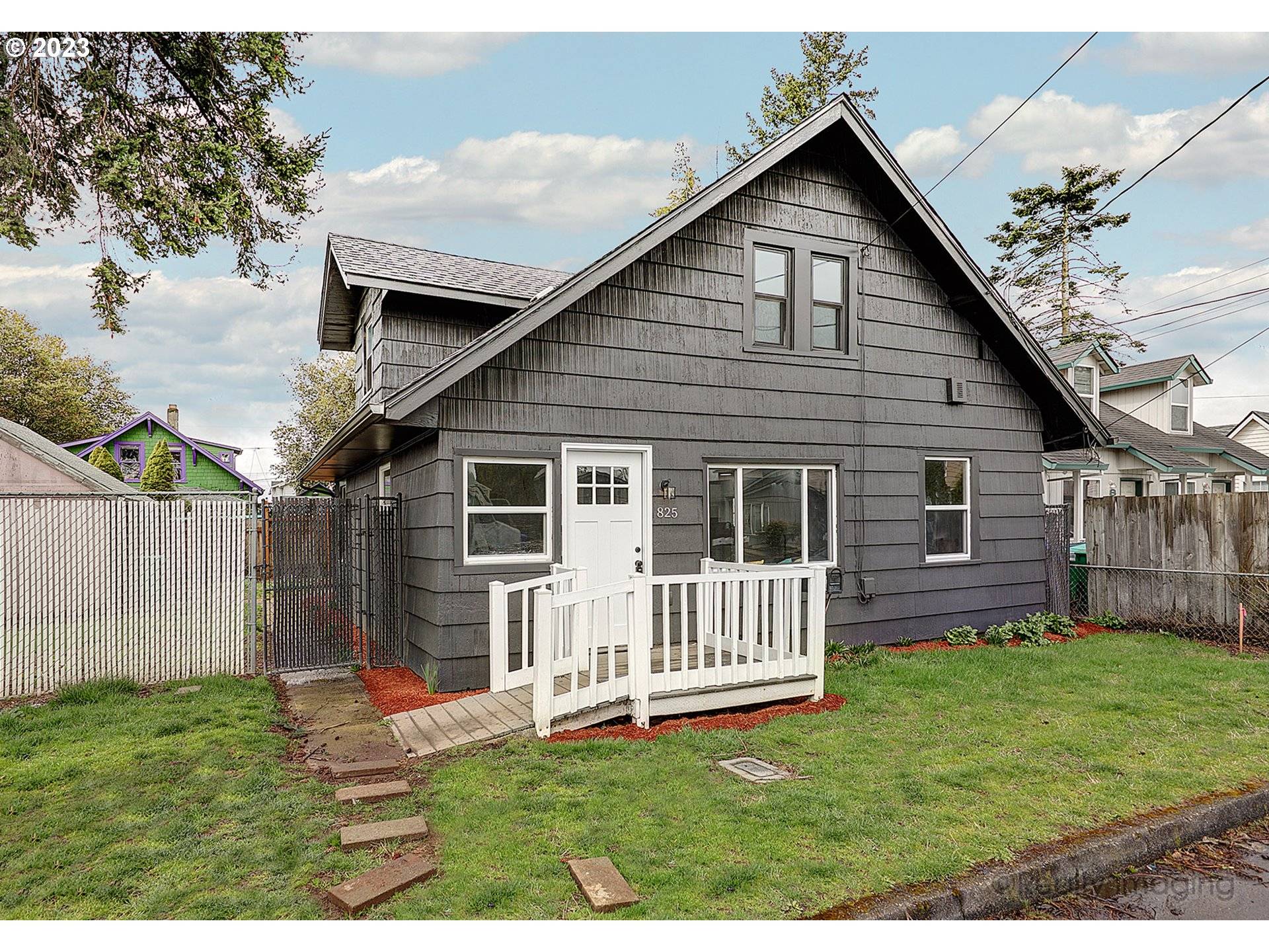 825 NE 94TH AVE, Portland, OR 97220