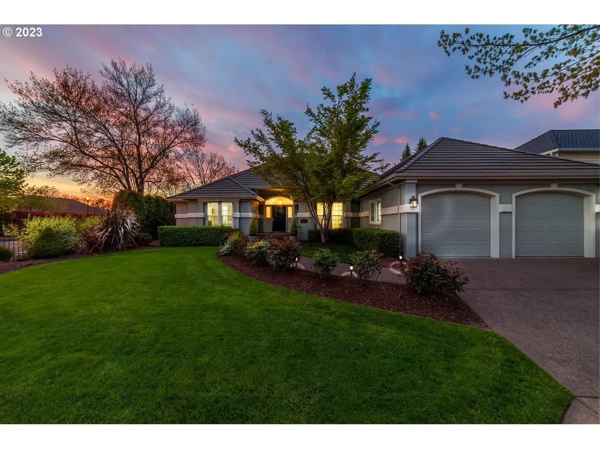 2519 EDGEWATER DR, Eugene, OR 97401