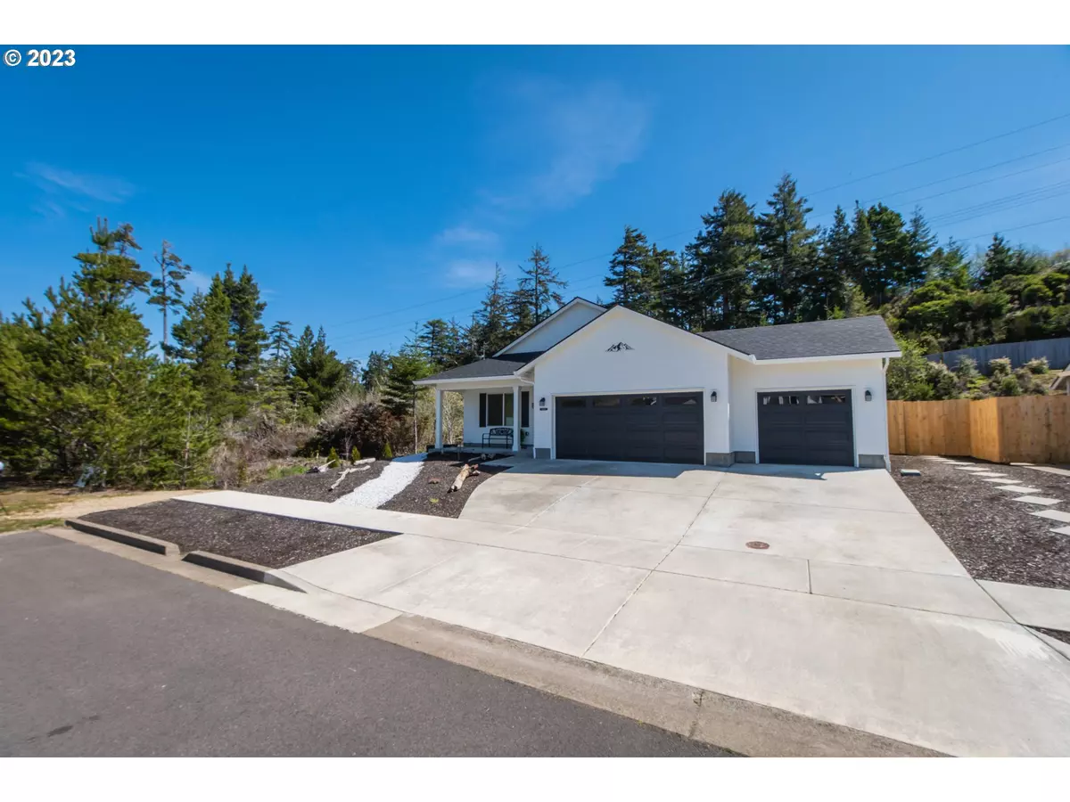 Florence, OR 97439,5256 VERSANT DR