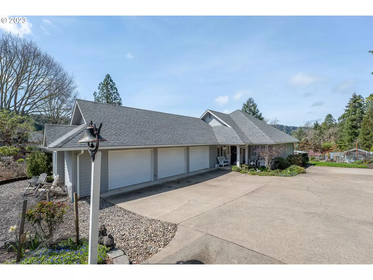 Roseburg, OR 97470,149 SONGBIRD CT