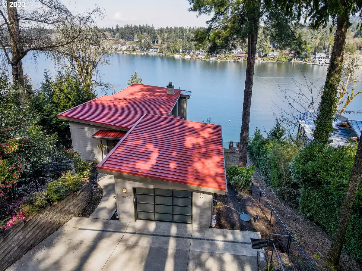 Lake Oswego, OR 97034,16693 PHANTOM BLUFF CT