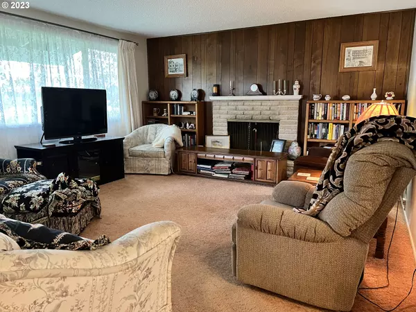 Eugene, OR 97404,4033 KILDARE ST