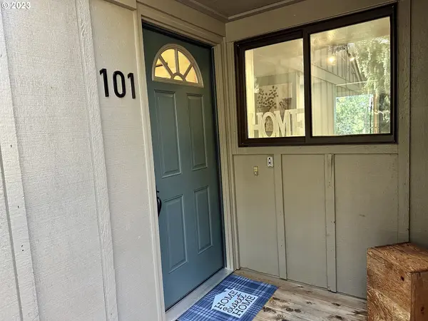 Eugene, OR 97405,101 TREEHILL LOOP