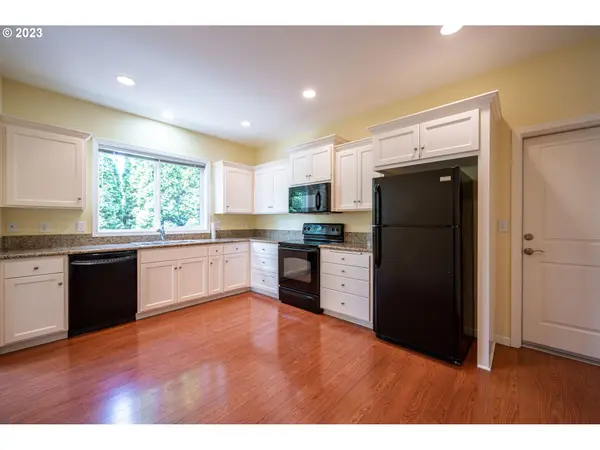 Eugene, OR 97408,3112 LAKE CREST DR