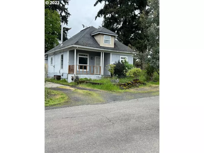 335 N 5TH ST, St Helens, OR 97051