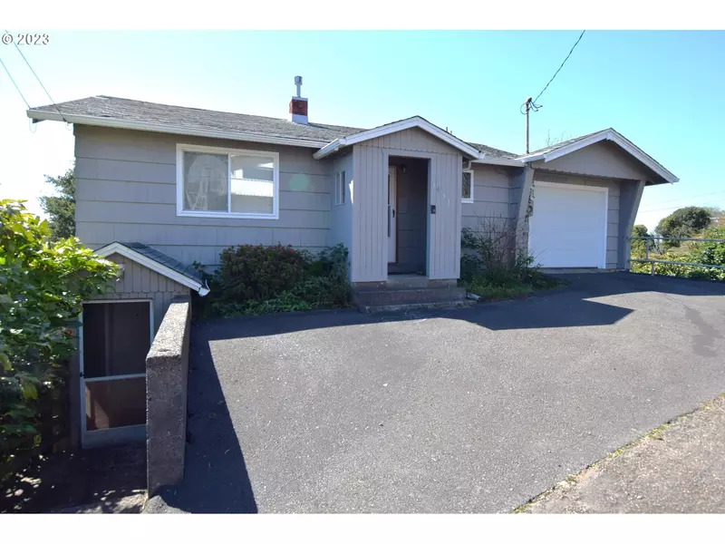 1435 NE MAST AVE, Lincoln City, OR 97367