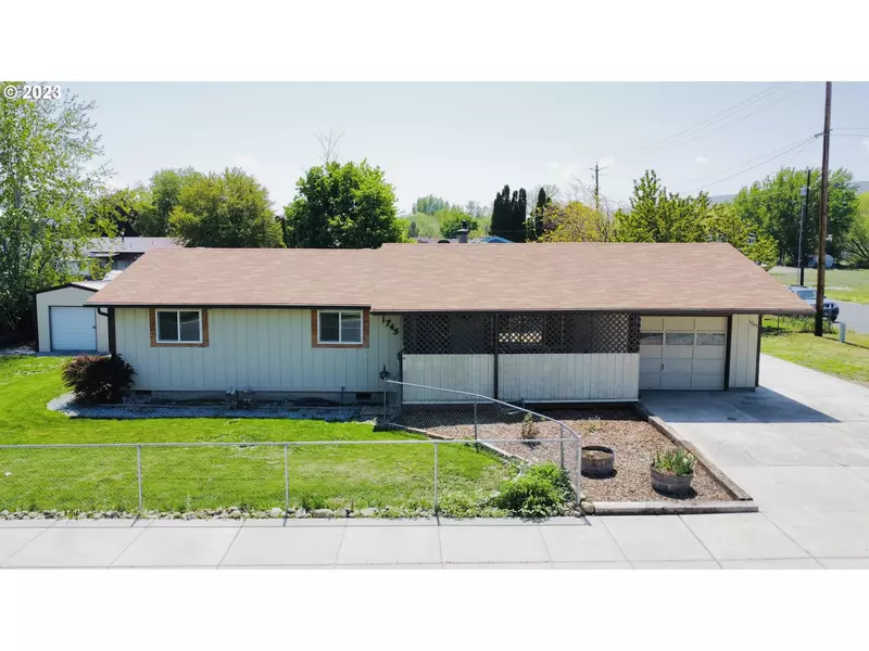 1745 D ST, Baker City, OR 97814