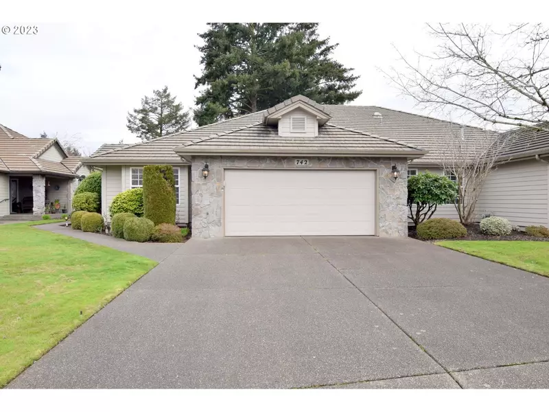 742 CASTLE PINES DR, Keizer, OR 97303