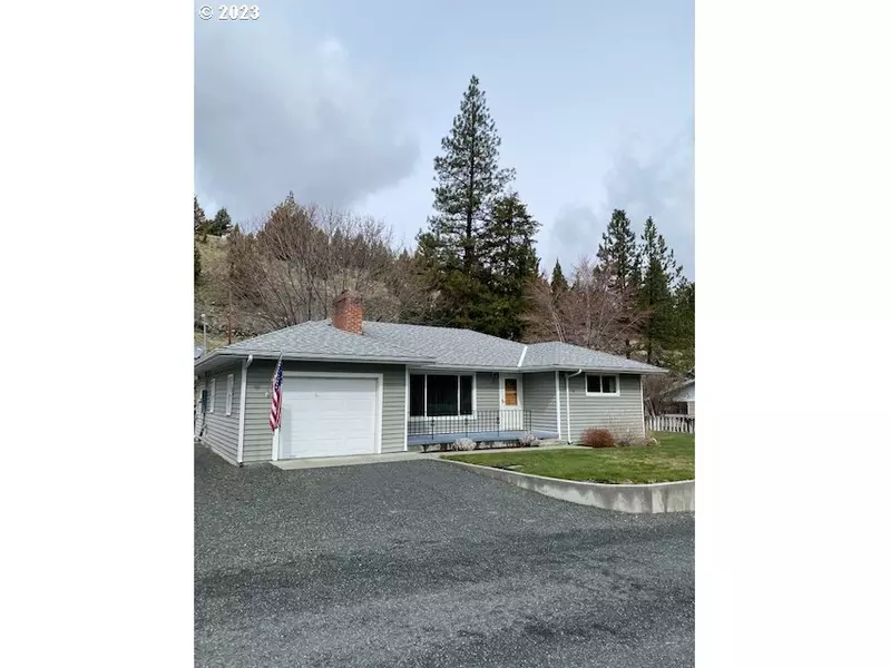 127 N HUMBOLT ST, Canyon City, OR 97820