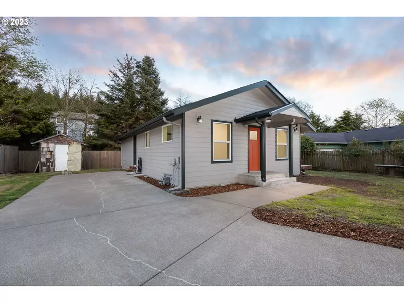 1140 SE GALLEY CT, Lincoln City, OR 97367