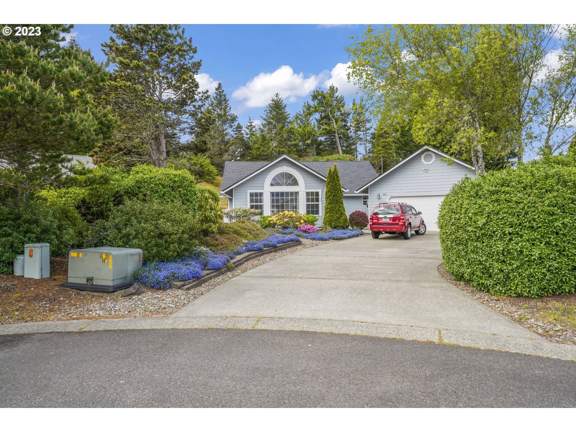 Florence, OR 97439,1225 WILLOW CT