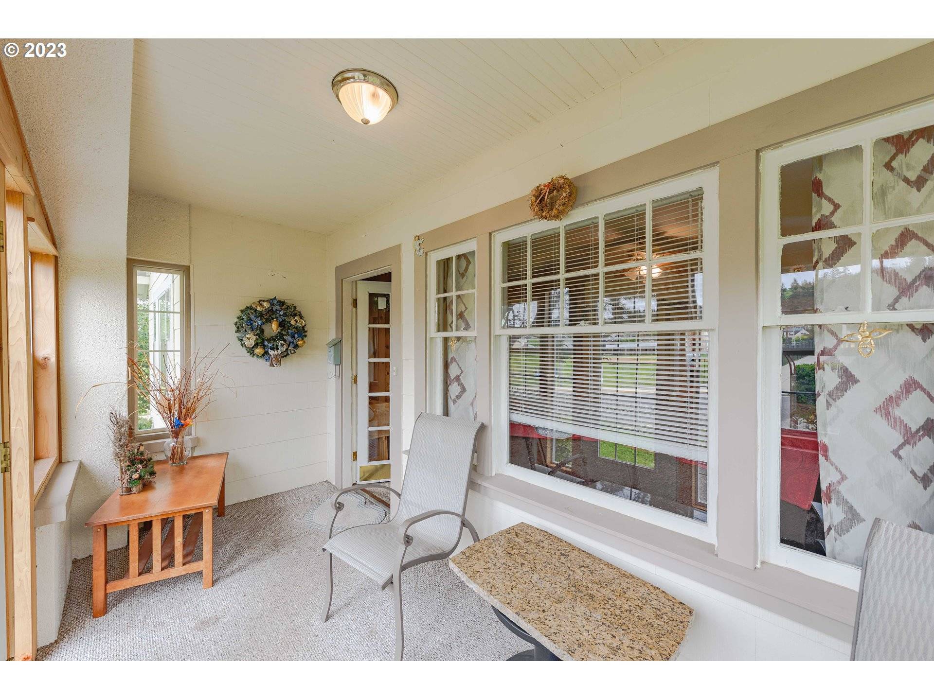 Coos Bay, OR 97420,726 S 7TH ST