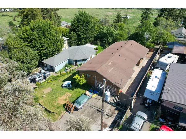 1165 IDAHO AVE, Coos Bay, OR 97420