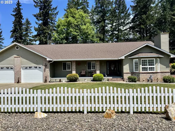 304 UPPER CAMP LOOP RD, Roseburg, OR 97470